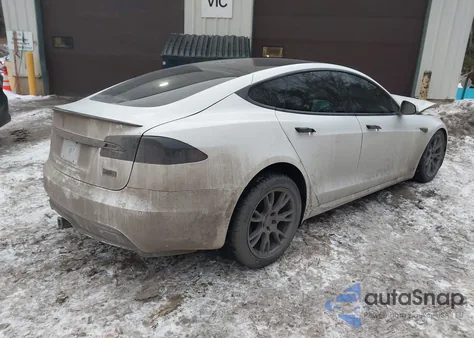 2021 Tesla Model S Plaid Tri Motor All-Wheel Drive from USA, damaged, VIN 5YJSA1E61MF442723